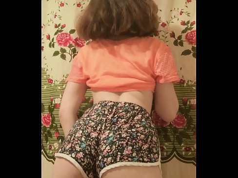 ❤️ Tânără sexy care se dezbracă de pantaloni scurți în fața camerei de filmat ❤️❌ at ro.xxxpornolive.ru ️❤
